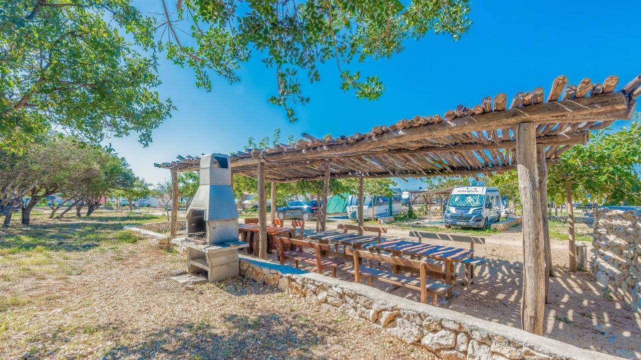 Glamping Tents Mediteran Kamp Phalaris Novalja Exteriér fotografie